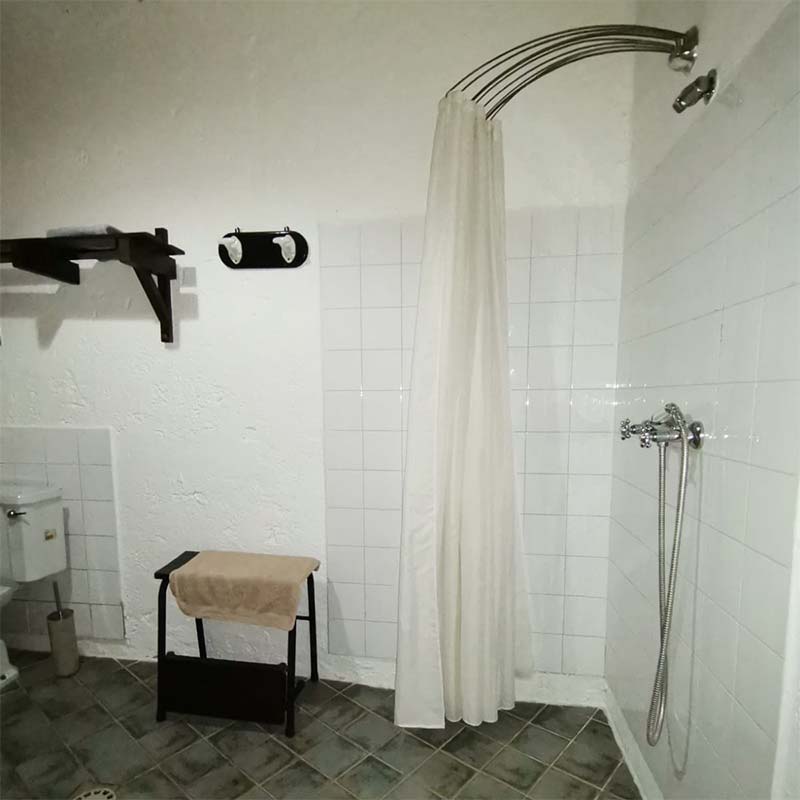 Alojamiento Principal - WC Discapacitados - Cortijo El Soto