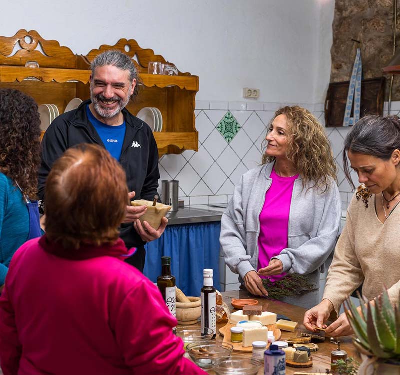 Taller de Oleoturismo en Cortijo El Soto